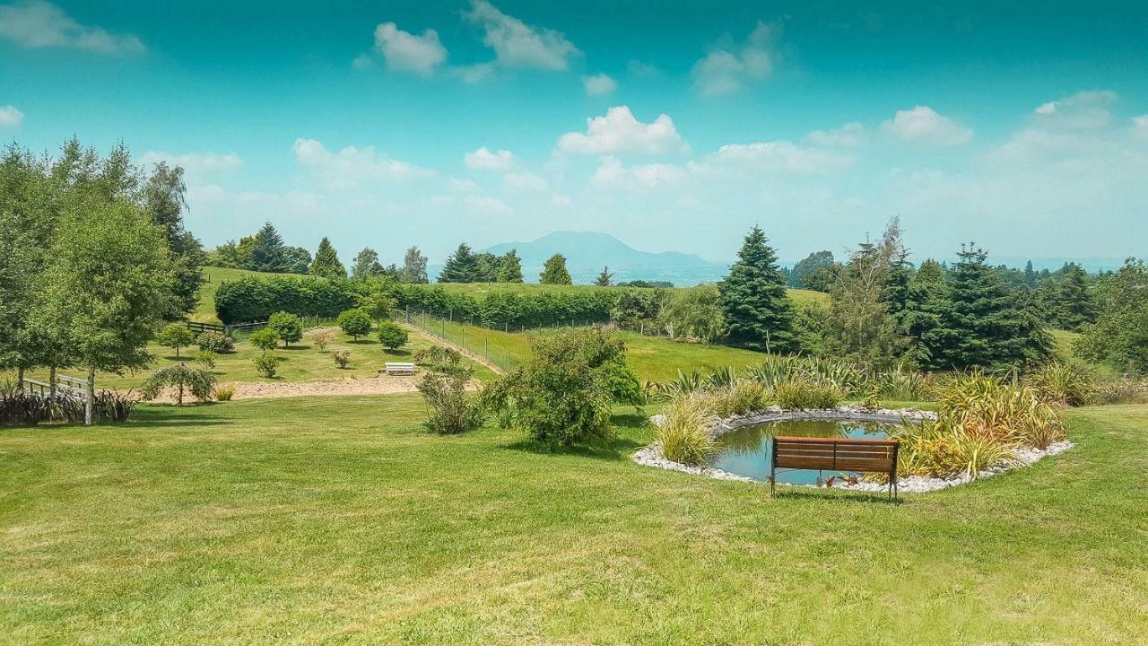 Hôtel Mountviews Glamping- Retro Caravan Getaway à Lac Lac Taupo Extérieur photo